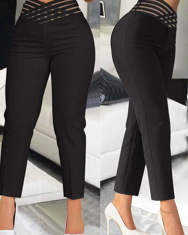 Cut-Out Belt Commuter Tapered Pants