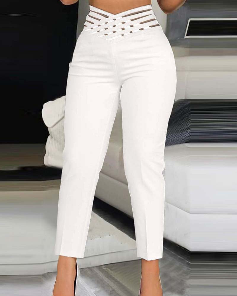 Cut-Out Belt Commuter Tapered Pants